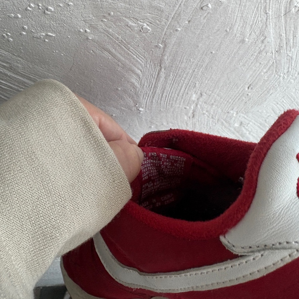 Woman’s Nike Air Force 1 low rare Valentine’s Day 2003 sneakers - Picture 8 of 9